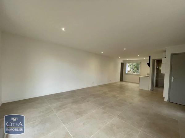 Appartement à louer 2 pièces 58.9m²