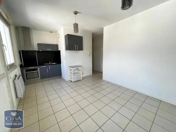 Appartement à louer 2 pièces 38m² Bourges (18000)