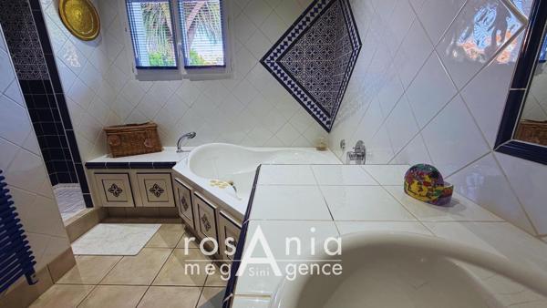 Maison à LES SABLES-D'OLONNE, 85100 - 5 pièces 148m²