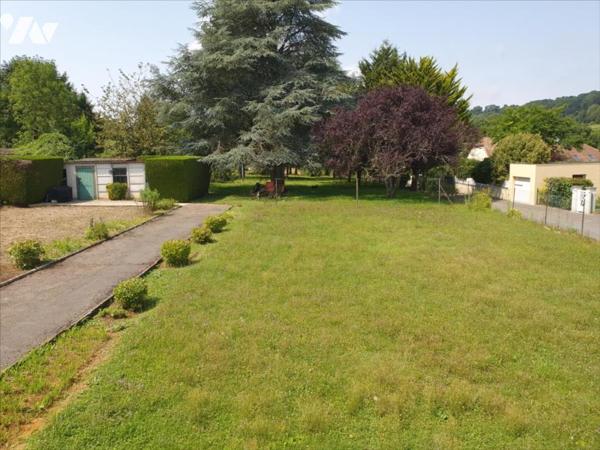 A VENDRE A SAINT MARTIN D'ABLOIS - Maison individuelle sur vaste terrain