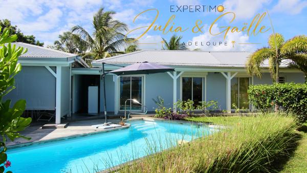 À VENDRE – LE MOULE | Maison moderne avec piscine et carbet – 495 000 € 495 000 €