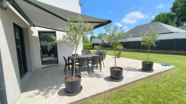 Maison individuelle à vendre à Pontivy dans le Morbihan (56300), ref : 063-450