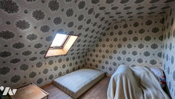 Grande maison en pierre semi-mitoyenne à Plouescat – à proximité du centre dans un quartier paisible