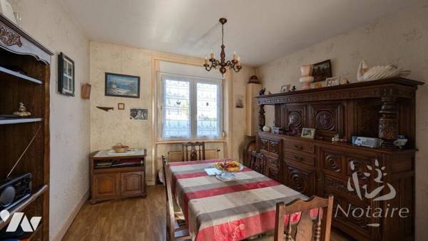 Grande maison en pierre semi-mitoyenne à Plouescat – à proximité du centre dans un quartier paisible