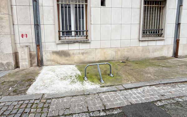 Stationnement à louer    12 m2 Orléans