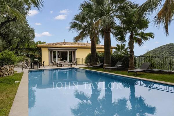 Villa de luxe avec vue mer, dans un domaine privé – Grasse