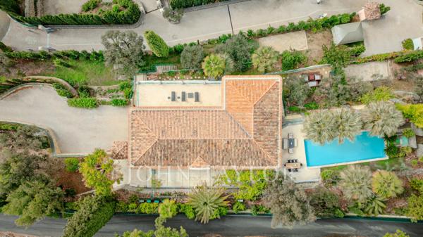 Villa de luxe avec vue mer, dans un domaine privé – Grasse