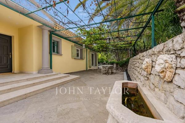 Villa de luxe avec vue mer, dans un domaine privé – Grasse