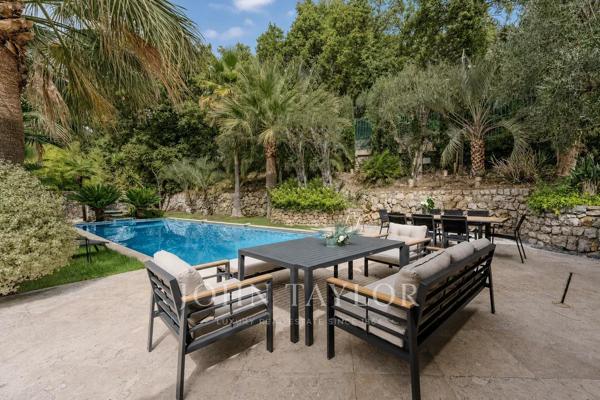 Villa de luxe avec vue mer, dans un domaine privé – Grasse