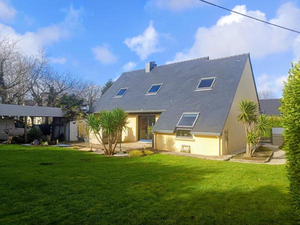 Maison à KERLAZ, 29100 - 5 pièces 140m²