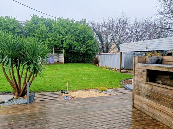 Maison à KERLAZ, 29100 - 5 pièces 140m²