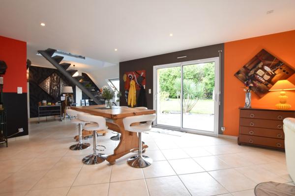 Maison à KERLAZ, 29100 - 5 pièces 140m²