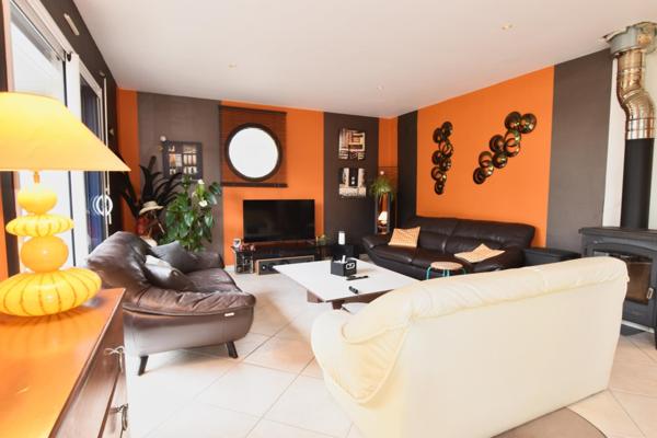 Maison à KERLAZ, 29100 - 5 pièces 140m²