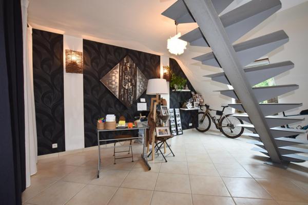 Maison à KERLAZ, 29100 - 5 pièces 140m²