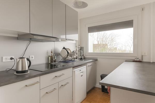 SEVRES CENTRE - STUDIO AVEC BALCON ET VUE SUR PARIS €230 000 ** - Référence 592-S