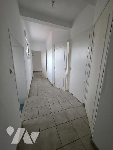 Maison 4 chambres + commerce (ancien café)