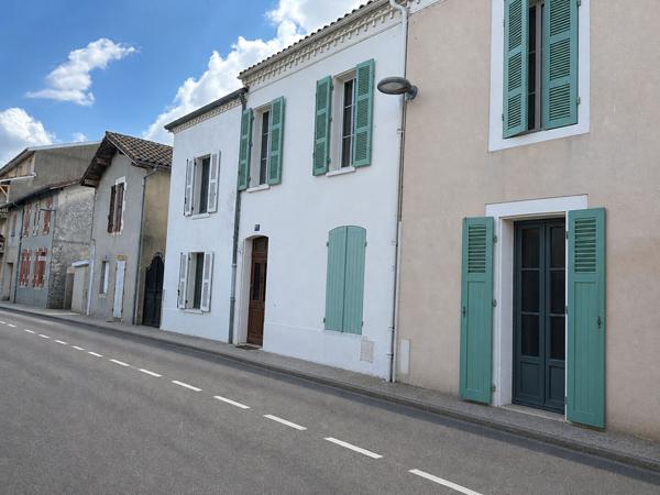 A vendre Maison de ville avec jardin Mont De Marsan 2 chambres potentiel travaux
