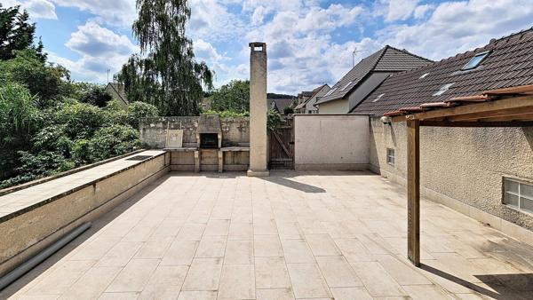 Appartement 2 pièces au dernier étage avec terrasse et parking