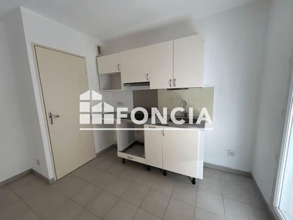 Location Appartement 2 pièces 45.2 m² - 8 AV. GEN. M. CHEVANCE-BERTIN Marseille 15 13015