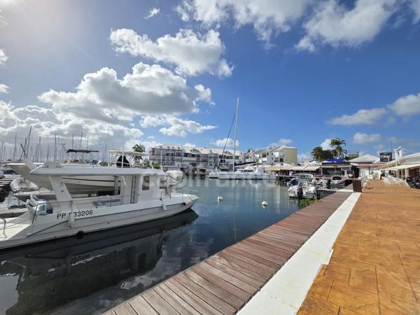 T2 avec jardin à la Marina du Gosier – Emplacement rare & recherché
