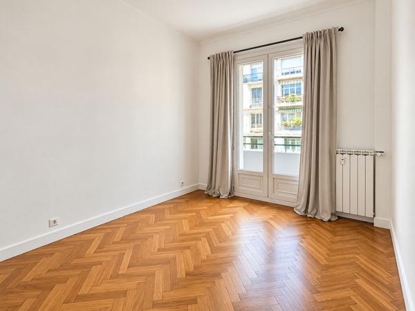 CARRE D'OR - 13008 - APPARTEMENT 4PIECES - TERRASSE - STUDIO - CAVE