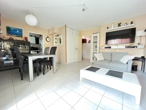 Appartement 3 pièces 61 m2 Piscine Double garage