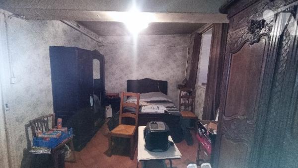 Commune de Paley, corps de ferme à rénover, trois pièces avec dépendances et  5 296 m² de terrain.