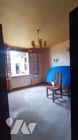 Commune de Paley, corps de ferme à rénover, trois pièces avec dépendances et  5 296 m² de terrain.