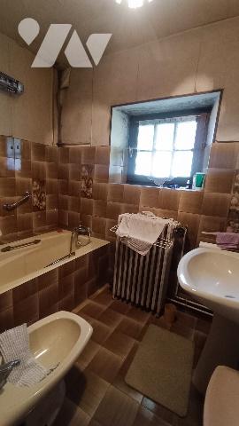 Commune de Paley, corps de ferme à rénover, trois pièces avec dépendances et  5 296 m² de terrain.