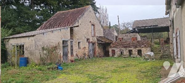 Commune de Paley, corps de ferme à rénover, trois pièces avec dépendances et  5 296 m² de terrain.