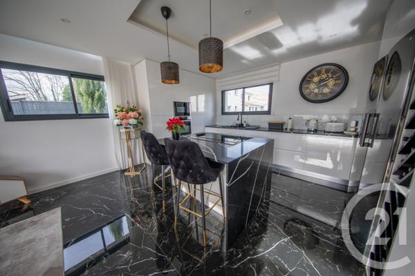 Maison à vendre  4 pièces - 136,10 m2 BLANQUEFORT - 33