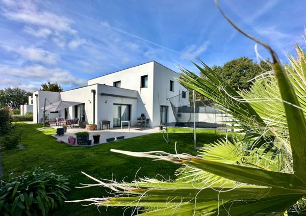 MAISON CONTEMPORAINE 135m² - SAINT AVÉ