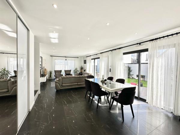 MAISON CONTEMPORAINE 135m² - SAINT AVÉ