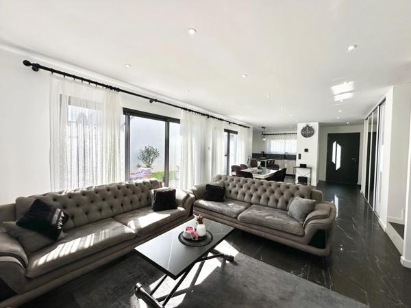 MAISON CONTEMPORAINE 135m² - SAINT AVÉ