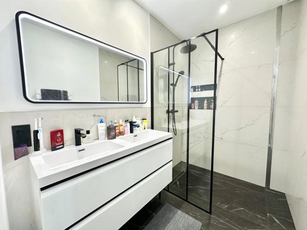 MAISON CONTEMPORAINE 135m² - SAINT AVÉ