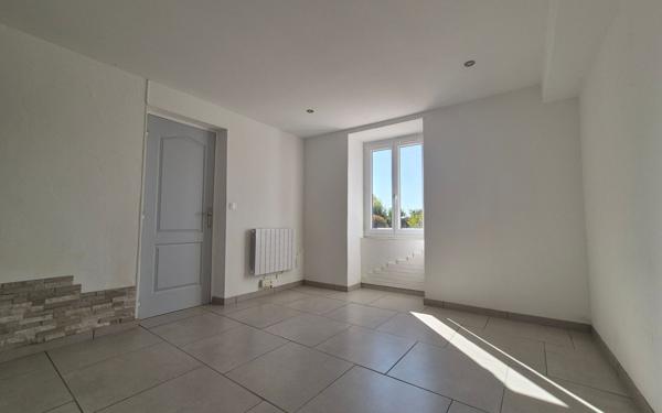 Maison à vendre    3 pièces •  Jouy-le-Châtel