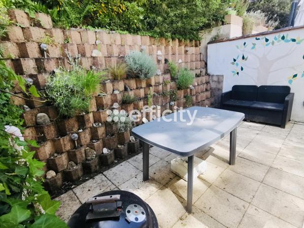 Maison
         4 pièces
        - 78 m² Exclusivité 250 000 € *