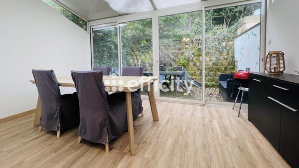Maison
         4 pièces
        - 78 m² Exclusivité 250 000 € *