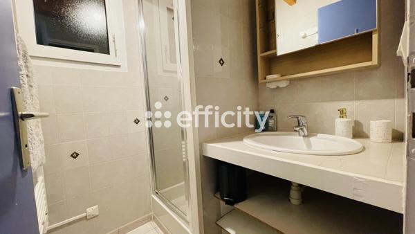 Maison
         4 pièces
        - 78 m² Exclusivité 250 000 € *