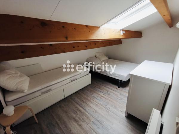 Maison
         4 pièces
        - 78 m² Exclusivité 250 000 € *