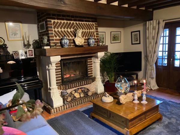 Maison en colombage avec piscine couverte et dépendances Bonneville la Louvet