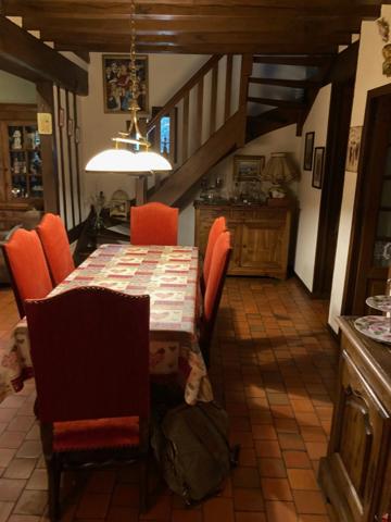 Maison en colombage avec piscine couverte et dépendances Bonneville la Louvet