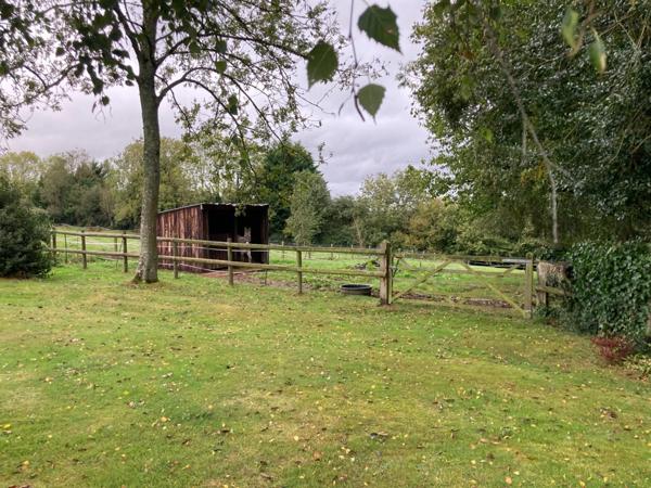 Maison en colombage avec piscine couverte et dépendances Bonneville la Louvet