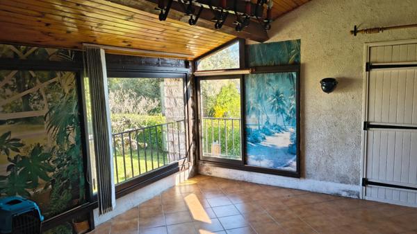 Maison de charme en pierre  90.9 M² CARREZ . Jardin, Mazet  en pierres et Forage privatif