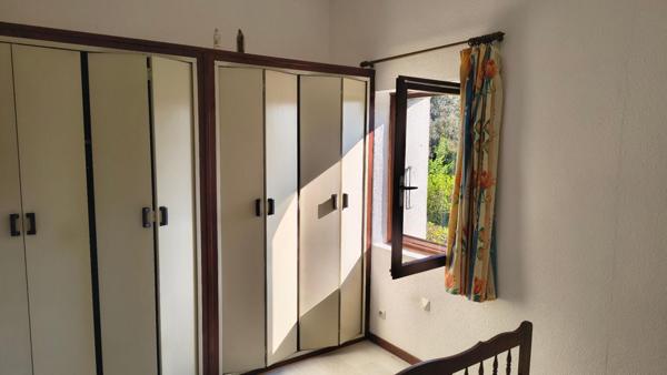 Maison de charme en pierre  90.9 M² CARREZ . Jardin, Mazet  en pierres et Forage privatif