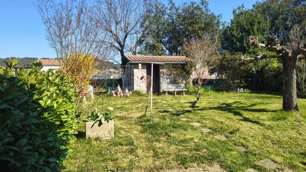 Maison de charme en pierre  90.9 M² CARREZ . Jardin, Mazet  en pierres et Forage privatif