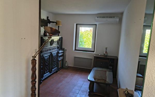 Maison de charme en pierre  90.9 M² CARREZ . Jardin, Mazet  en pierres et Forage privatif
