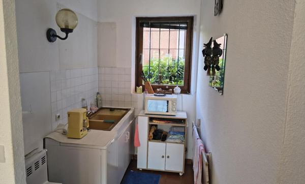 Maison de charme en pierre  90.9 M² CARREZ . Jardin, Mazet  en pierres et Forage privatif