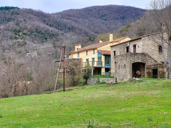 Splendide et spacieuse propriété avec dependances et piscine