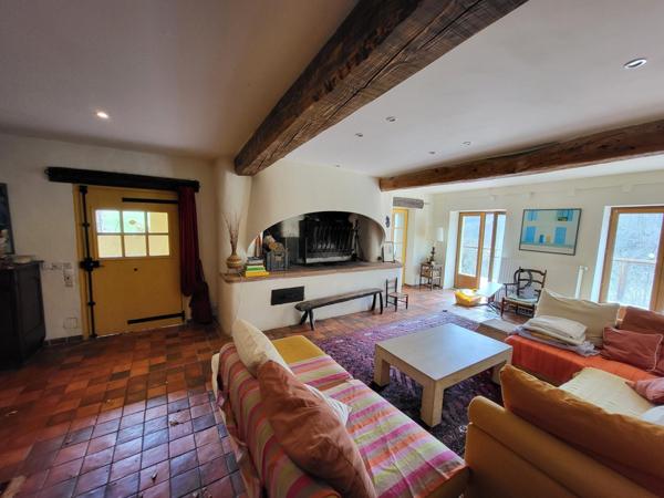 Splendide et spacieuse propriété avec dependances et piscine